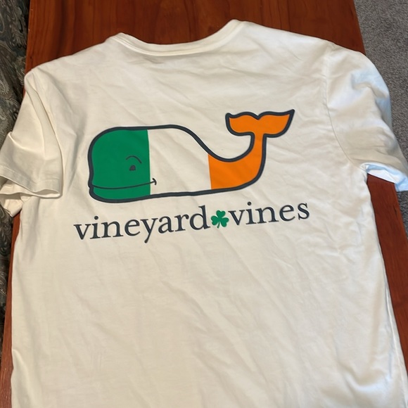 Vineyard Vines T - Picture 4 of 4
